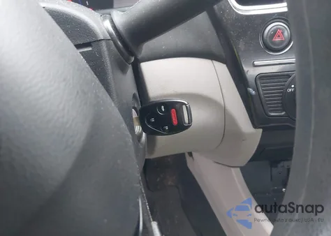 2013 Honda Civic Lx z USA, uszkodzony, nr VIN 19XFB2F5XDE281742